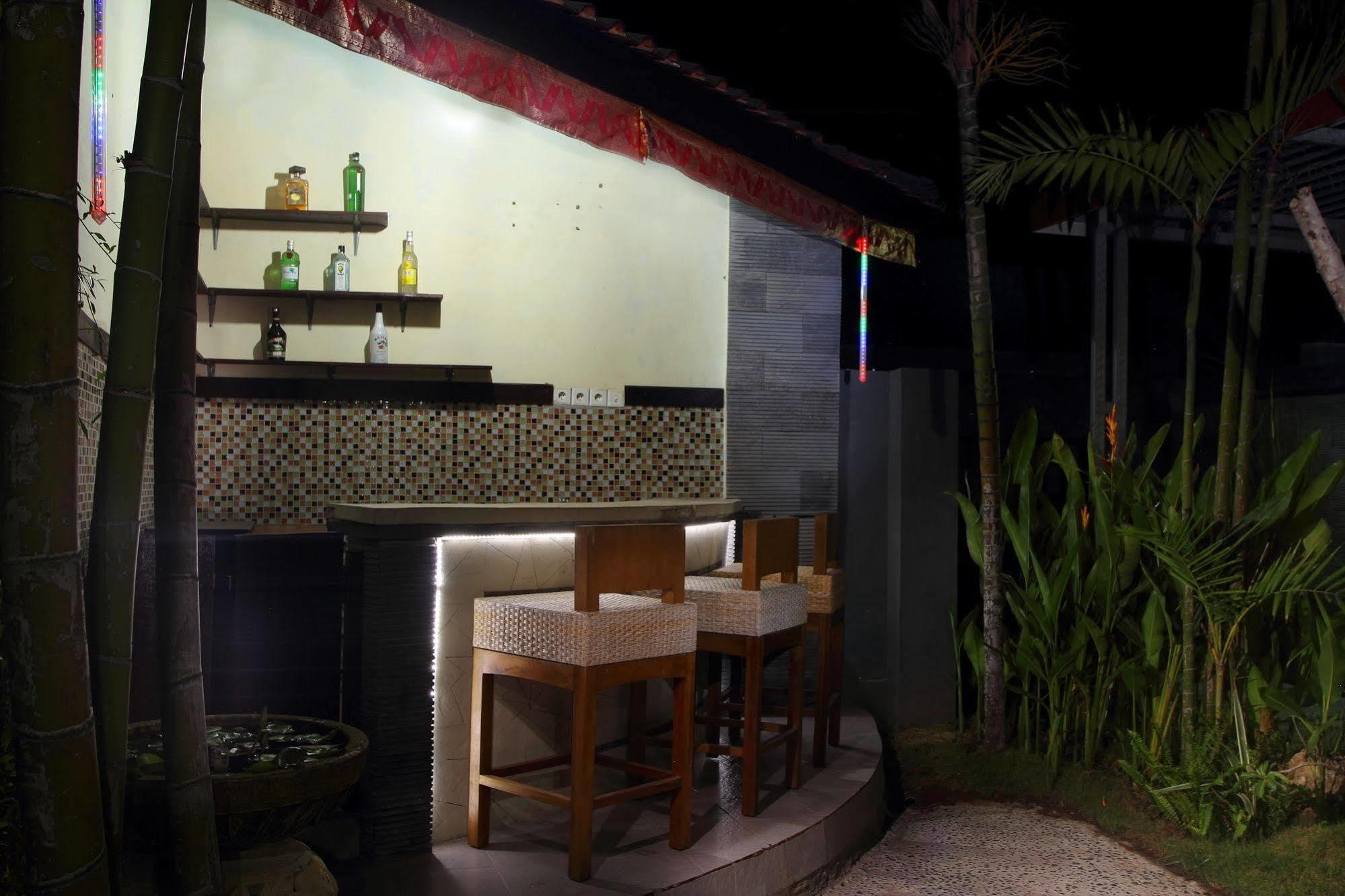 Jimbaran Lestari Hotel & Residence - Spa Екстериор снимка