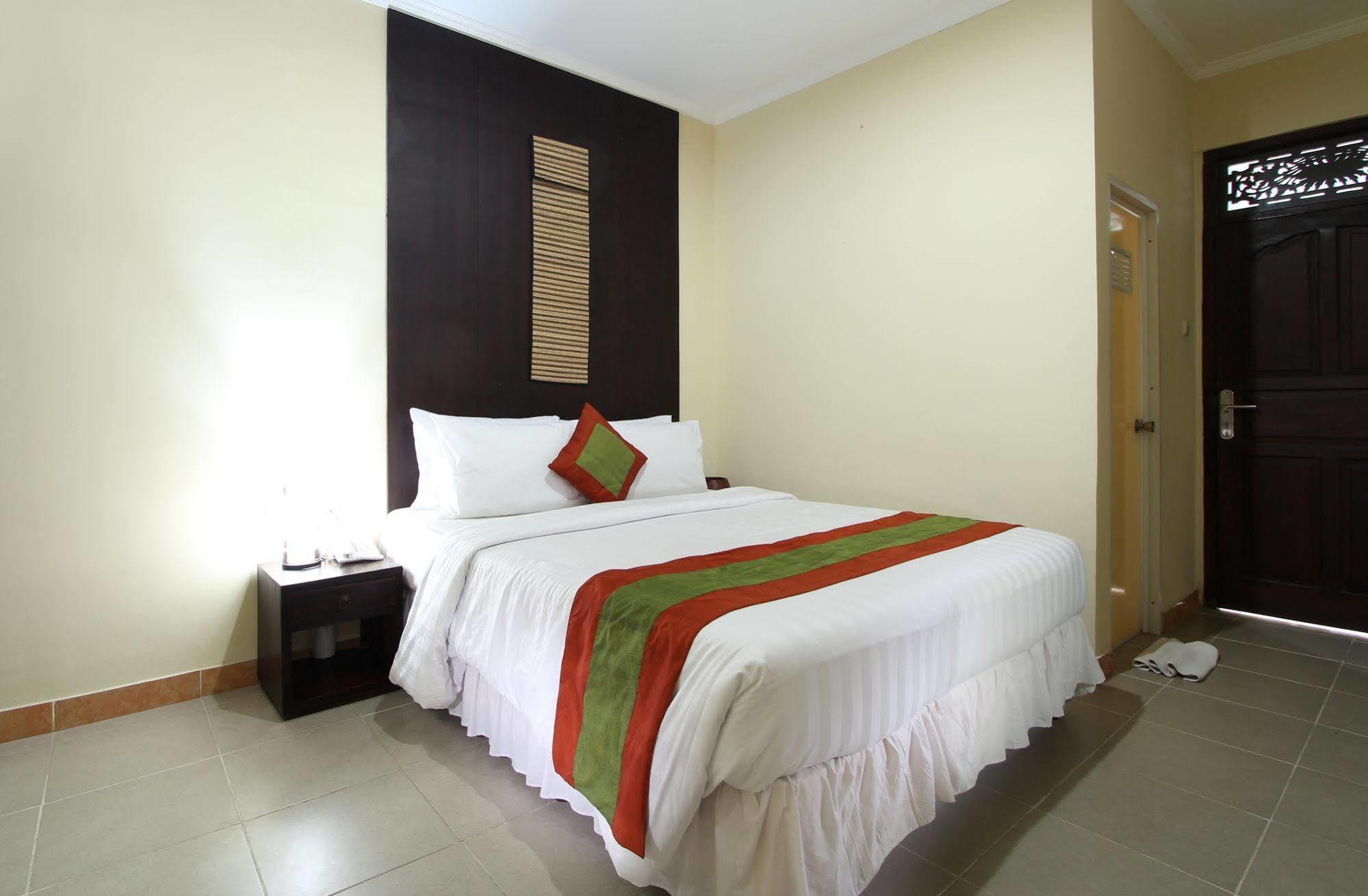 Jimbaran Lestari Hotel & Residence - Spa Екстериор снимка